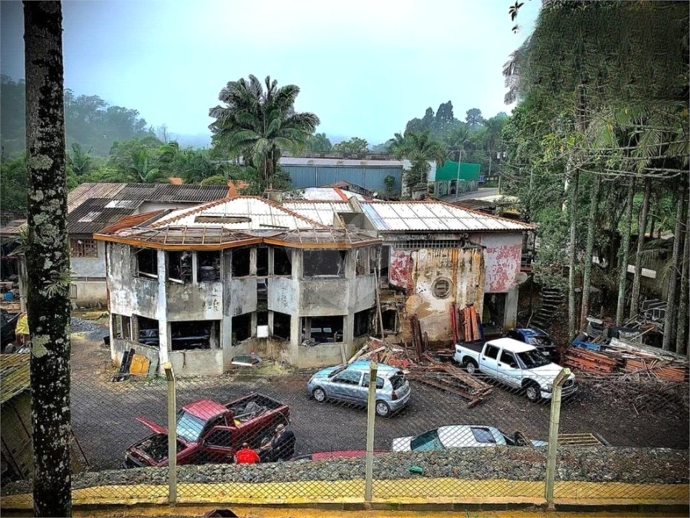 Terreno para alugar com 2 quartos, sendo 1 suíte, em Roncon, Ribeirão Pires, SP