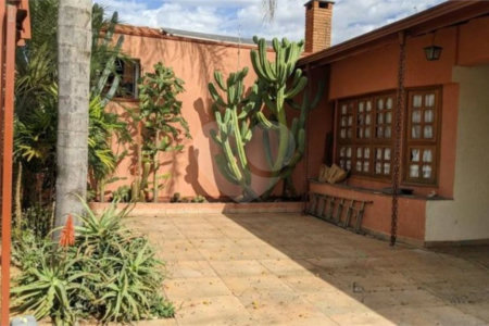 Casa à venda com 3 quartos, sendo 1 suíte, no Centro, Vinhedo, SP
