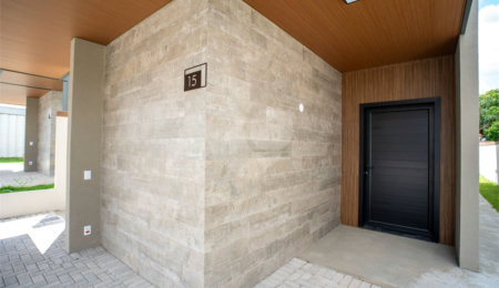 Casa à venda com 3 suítes em Vila Santista, Atibaia, SP