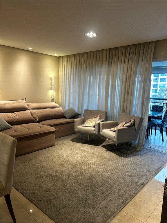 Apartamento à venda com 2 suítes em Parque Reboucas, São Paulo, SP