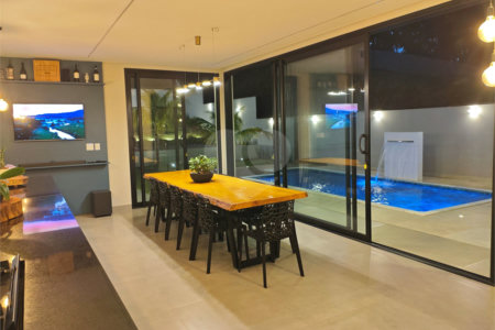 Casa à venda com 3 suítes no condomínio Villa D' Oro, Vinhedo - SP