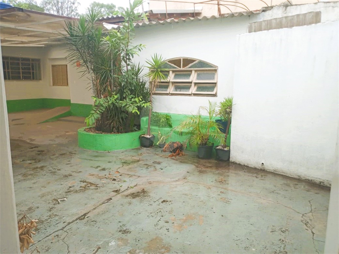 Casa à venda ou para alugar com 7 quartos, sendo 2 suítes, em Jardim Peri Peri, São Paulo, SP