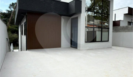 Casa Térrea à venda com 3 quartos, sendo 1 suíte,  em Serra da Cantareira, Mairiporã, SP