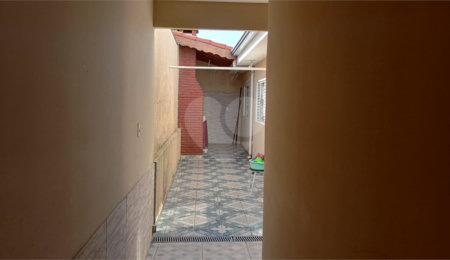 Sobrado à venda com 4 quartos, sendo 1 suíte,  em Parque das Paineiras, Sorocaba, SP