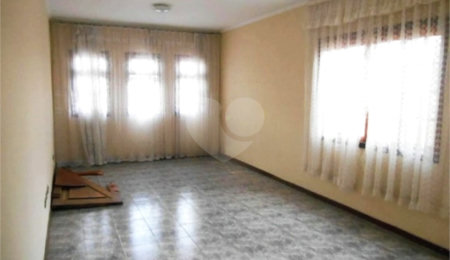 Sobrado à venda com 3 quartos, sendo 1 suíte,  em Santa Terezinha, São Paulo, SP