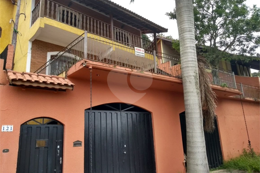 Sobrado à venda com 3 quartos, sendo 1 suíte, em Serra da Cantareira, Mairiporã, SP
