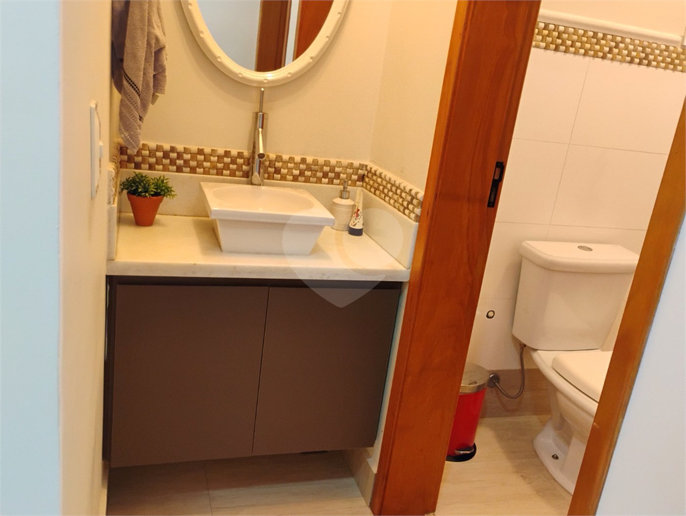 Casa à venda com 3 quartos, sendo 1 suíte, no condomínio Ibi Aram 1, Itupeva - SP