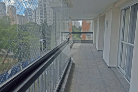 Apartamento a venda com 252 m² no Campo belo.