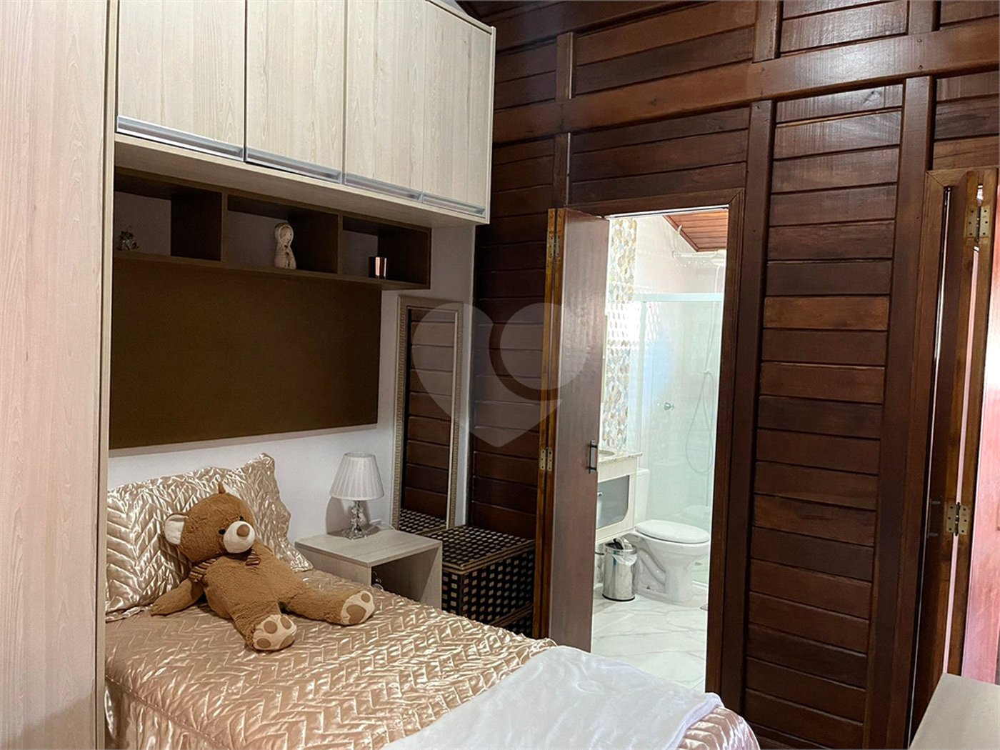 Casa Térrea à venda com 5 quartos, sendo 3 suítes,  em Vila Oliveira, Mogi das Cruzes, SP