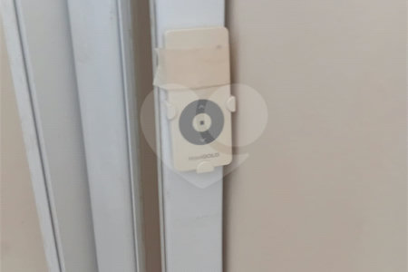 Casa à venda com 3 suítes no condomínio Residencial Jd. Floresta, São Paulo - SP
