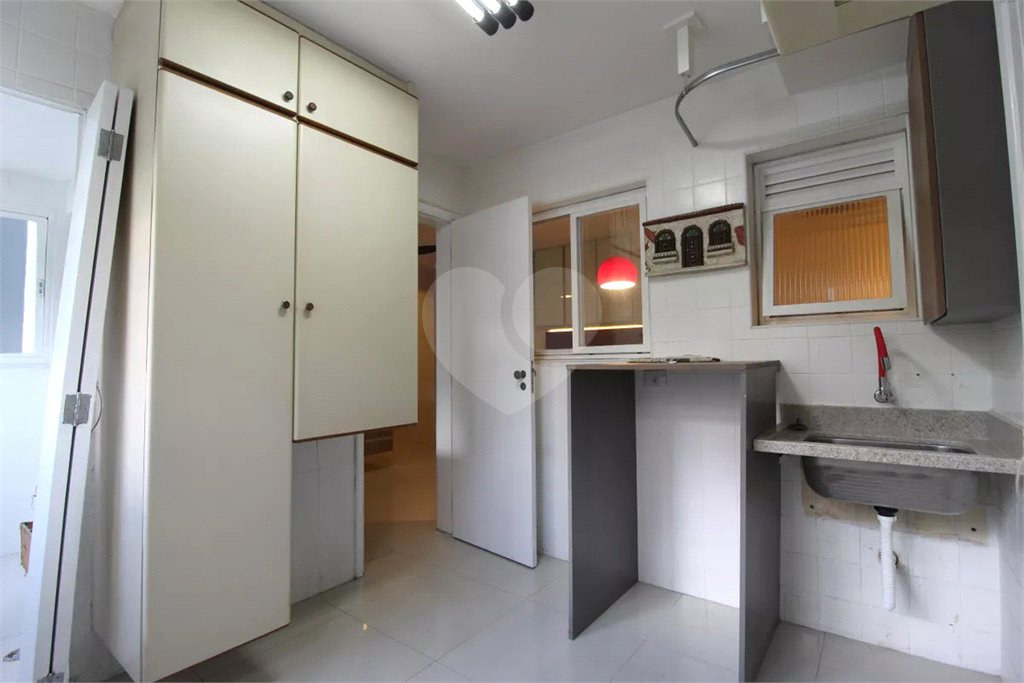 Apartamento à venda com 3 quartos, sendo 1 suíte,  em Vila Uberabinha, São Paulo, SP