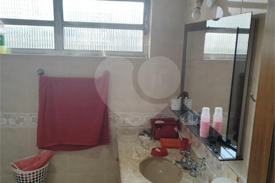 Casa à venda com 4 quartos, sendo 2 suítes, no condomínio Chácara das Rosas, São Paulo - SP