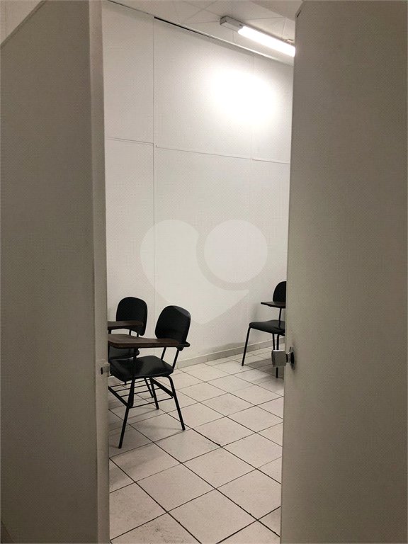 Casa à venda com 6 quartos, sendo 2 suítes, em Vila Monumento, São Paulo, SP