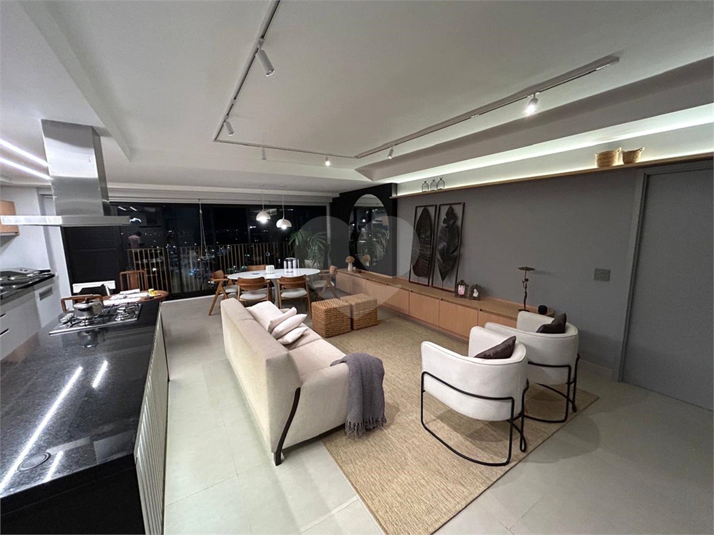 Apartamento à venda com 3 suítes em Vila Ferroviária, Araraquara, SP