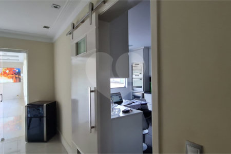 Sobrado à venda com 4 quartos, sendo 1 suíte, em Jabaquara, São Paulo, SP