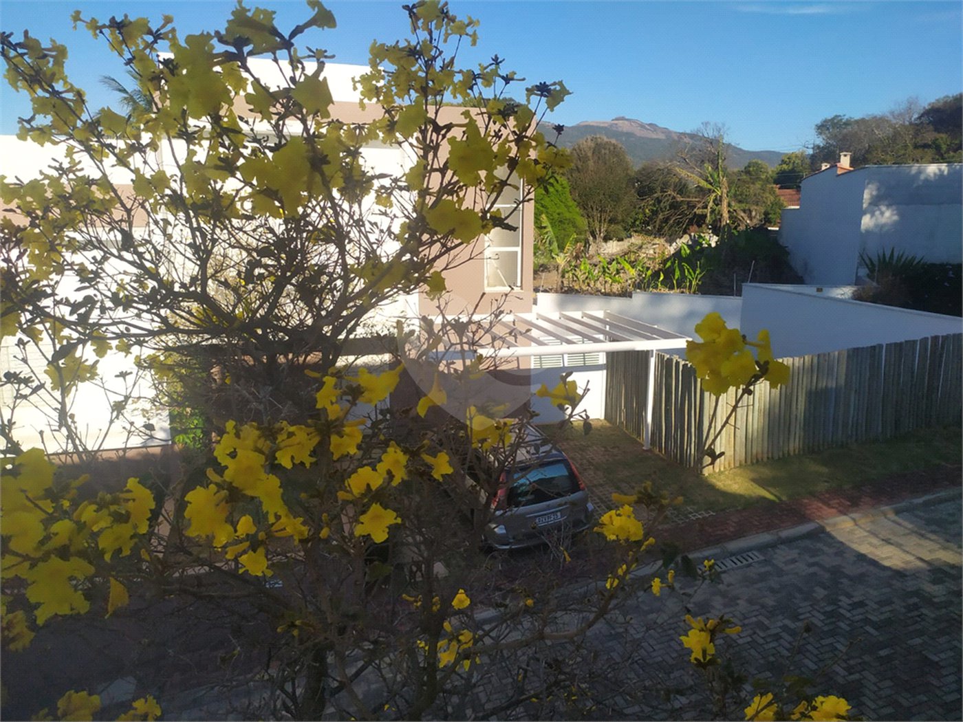 Sobrado à venda com 3 quartos, sendo 1 suíte, em Jardim do Lago, Atibaia, SP