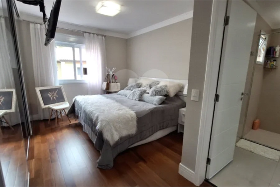 Casa à venda com 5 quartos, sendo 2 suítes,  no condomínio Floradas da Serra, São Paulo - SP