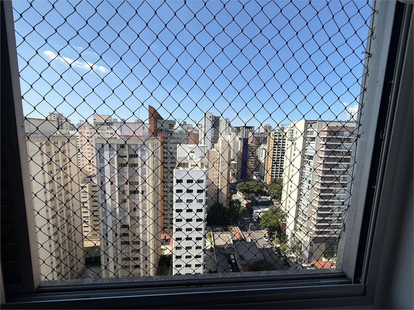 Apartamento à venda com 4 quartos, sendo 1 suíte, em Indianópolis, São Paulo, SP