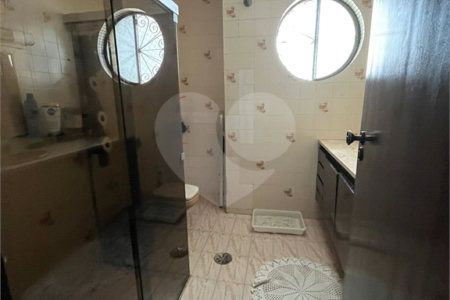 Sobrado à venda com 3 quartos, sendo 1 suíte, em Vila Paulicéia, São Paulo, SP
