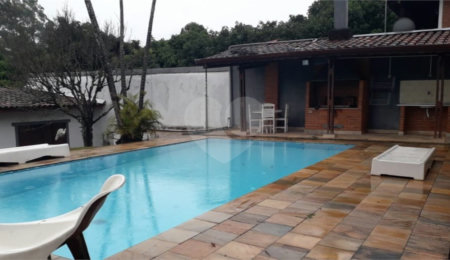Casa à venda com 3 quartos, sendo 1 suíte,  no condomínio Chacarás Bela Vista, Mairiporã - SP