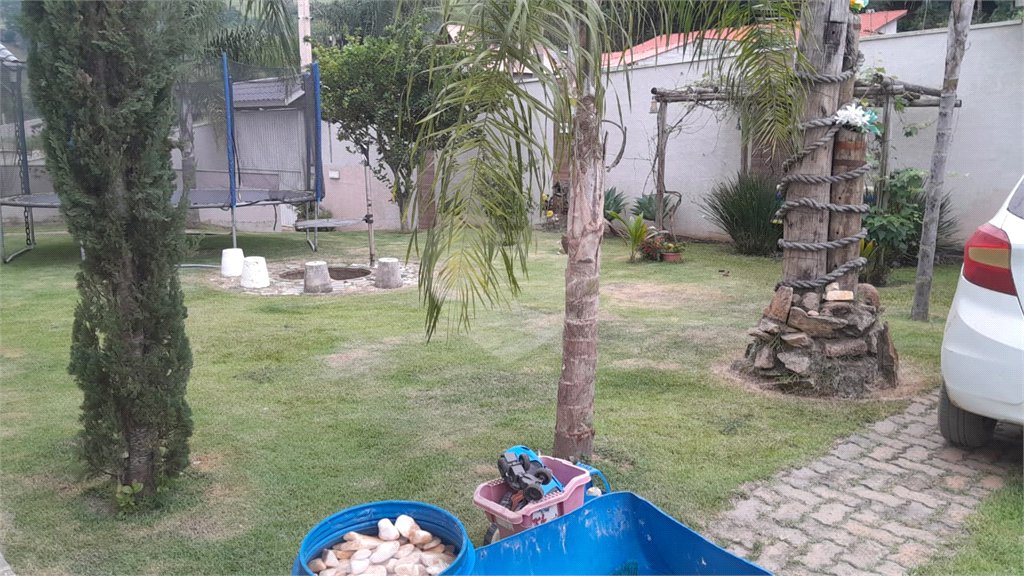 Chácara em Área Rural de Piracaia, com casa principal + 4 kitnets alugadas, excelente localização