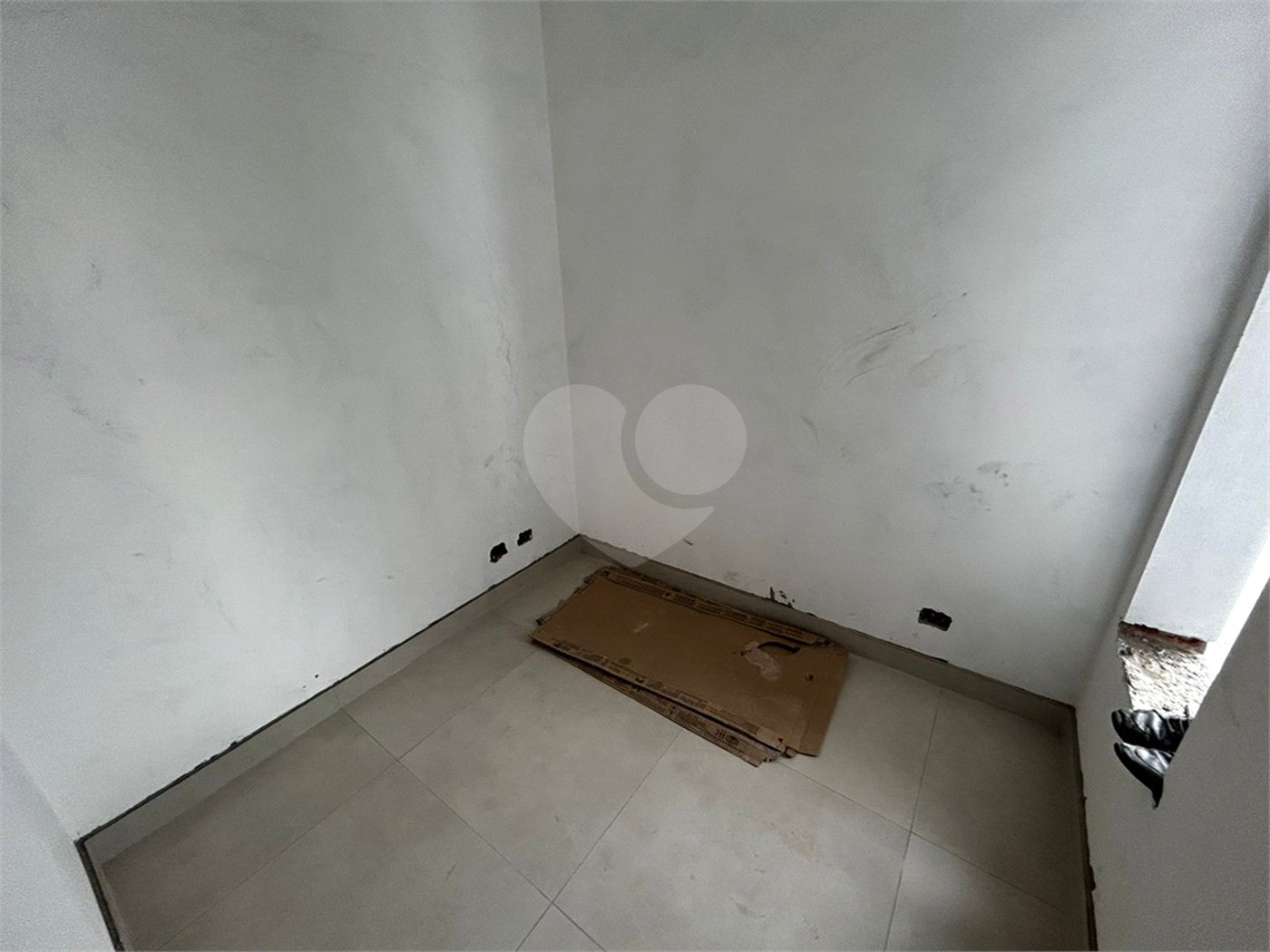 Casa à venda com 3 quartos, sendo 1 suíte,  no condomínio Lago dos Ipês, Itapetininga - SP