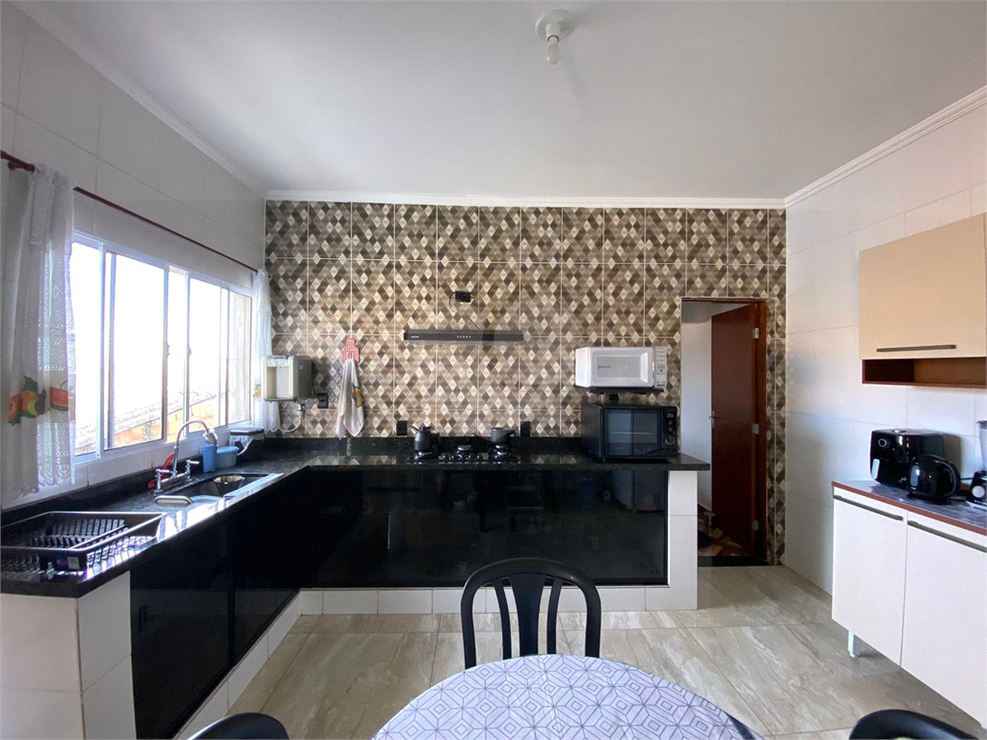 Casa à venda com 2 quartos, sendo 1 suíte, em Jardim Santa Inês, Suzano, SP