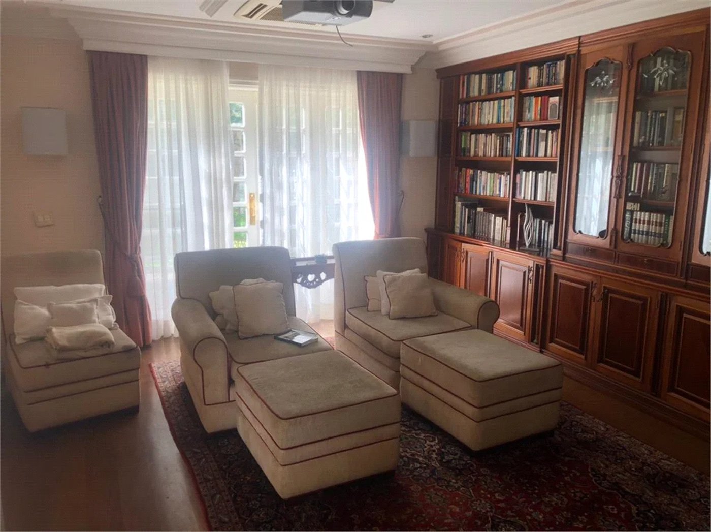 Casa à venda com 4 suítes em Caxingui, São Paulo, SP