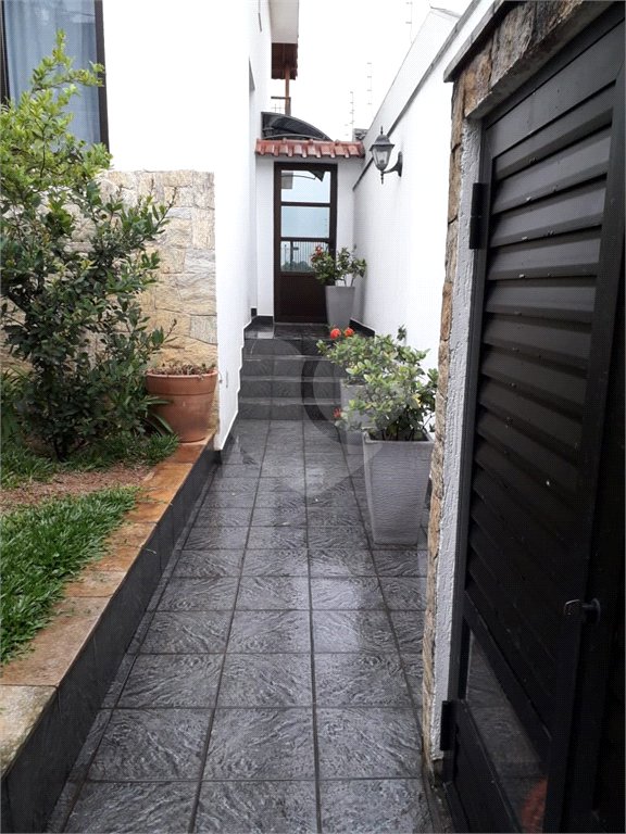 Sobrado à venda com 4 quartos, sendo 1 suíte, em Tremembé, São Paulo, SP