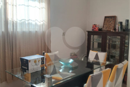 Casa à venda com 3 quartos, sendo 2 suítes, no condomínio Rio Bon, Rio de Janeiro - RJ