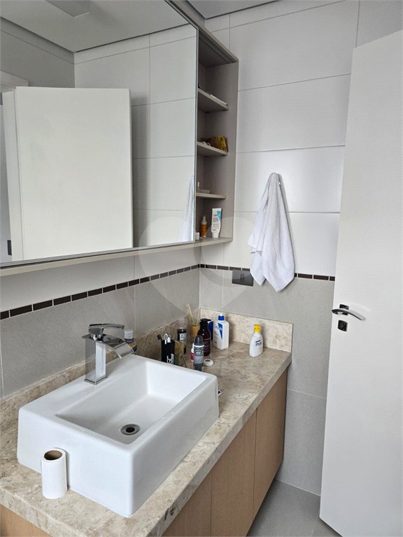 Apartamento à venda com 2 quartos, sendo 1 suíte,  em Loteamento Mogilar, Mogi das Cruzes, SP