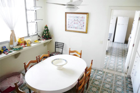 Casa à venda com 4 quartos, sendo 1 suíte,  em Jardim Guedala, São Paulo, SP