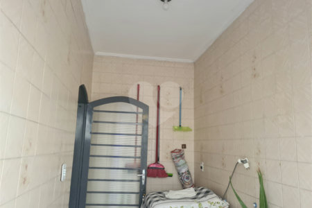 Casa térrea para venda.