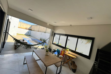 Casa à venda com 3 suítes no condomínio Reserva Central Parque, Salto - SP