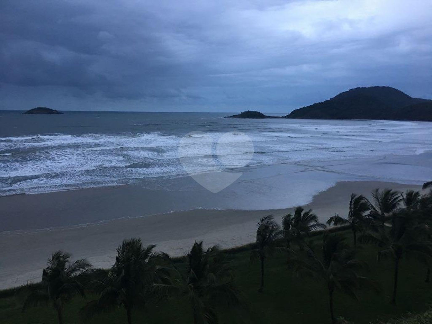 Triplex à venda com 6 suítes em Riviera de São Lourenço, Bertioga, SP