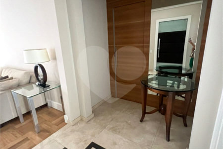 Apartamento à venda com 4 quartos, sendo 2 suítes,  em Vila Oliveira, Mogi das Cruzes, SP