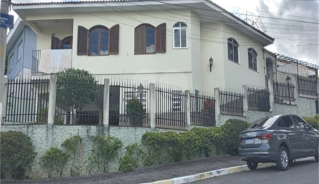 Sobrado à venda com 4 quartos, sendo 2 suítes,  em Tremembé, São Paulo, SP