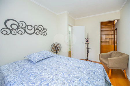 Casa à venda com 5 quartos, sendo 1 suíte,  em Chácara Inglesa, São Paulo, SP