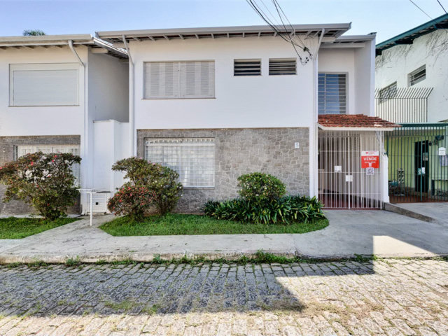 Casa de Vila à venda com 4 quartos, sendo 1 suíte,  em Alto da Boa Vista, São Paulo, SP