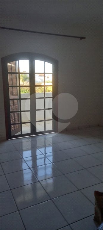 Sobrado à venda com 8 quartos, sendo 2 suítes,  em Vila Suissa, Mogi das Cruzes, SP