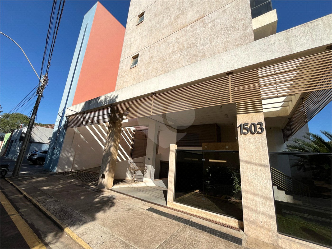 Apartamento mobiliado com 2 dormitórios sendo 1 suíte