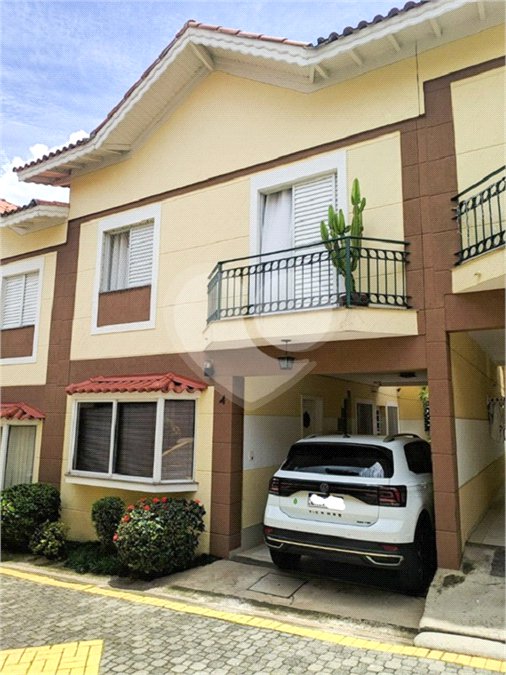 Casa à venda com 3 quartos, sendo 1 suíte, no condomínio Mariana, São Paulo - SP