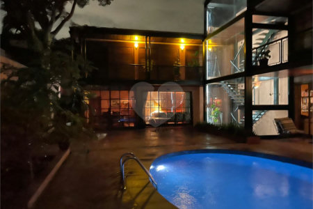 Casa à venda ou para alugar com 4 quartos, sendo 3 suítes, em Jardim Leonor, São Paulo, SP