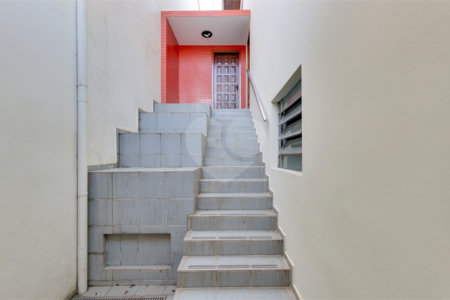 Sobrado à venda com 4 quartos, sendo 1 suíte, em Jardim Prudência, São Paulo, SP