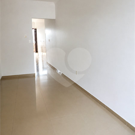Sobrado à venda com 3 quartos, sendo 1 suíte,  em Vila Linda, Santo André, SP