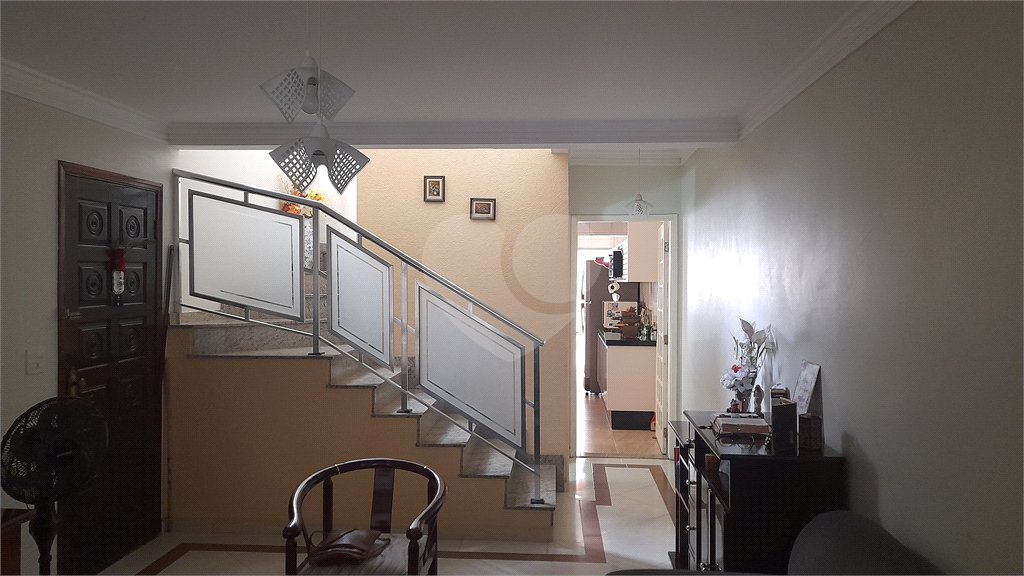 Sobrado à venda com 3 quartos, sendo 1 suíte, em Vila Nivi, São Paulo, SP