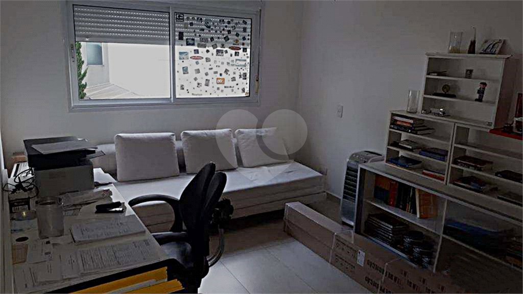 Casa à venda com 4 quartos, sendo 2 suítes, no condomínio Cond Residencial Villagio da Serra, São Paulo - SP