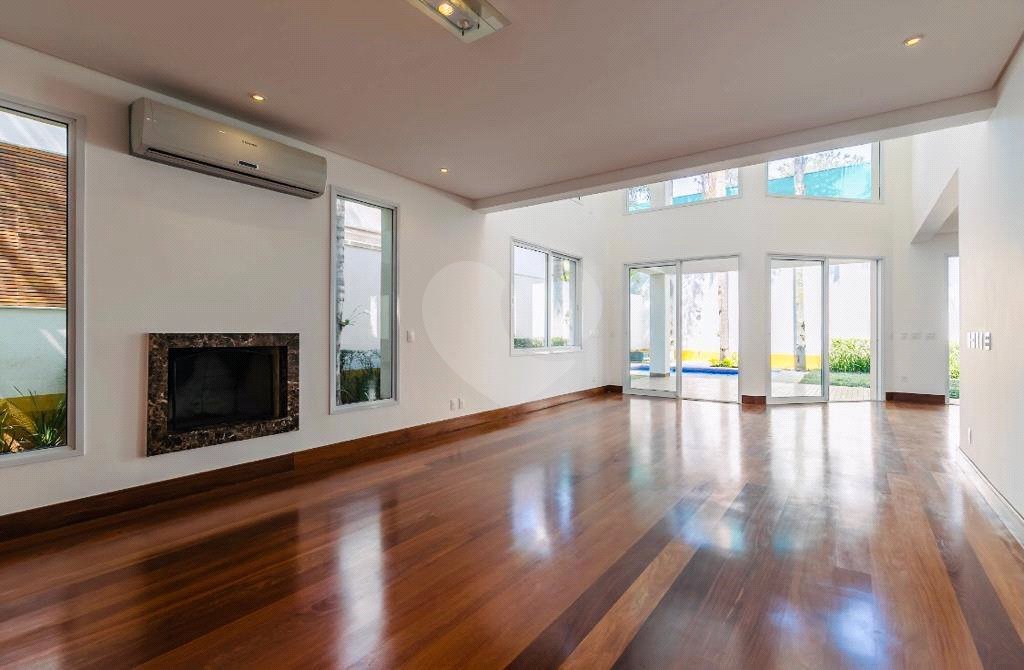Casa à venda com 4 suítes no condomínio Vila Alba, São Paulo - SP