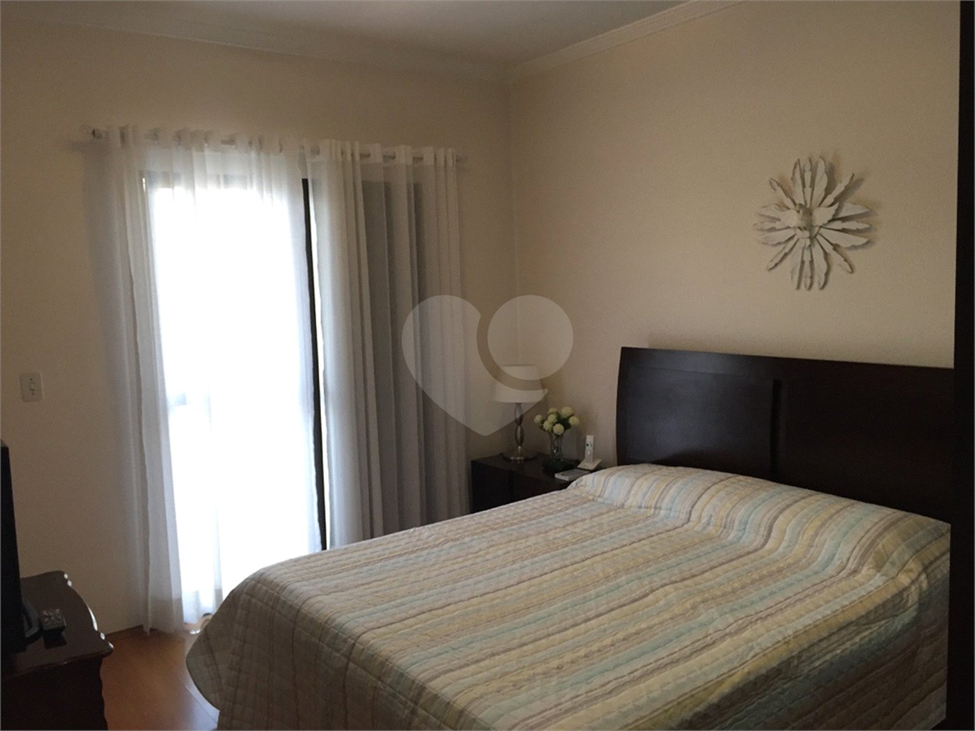 Casa à venda com 3 quartos, sendo 1 suíte,  em Vila Gustavo, São Paulo, SP