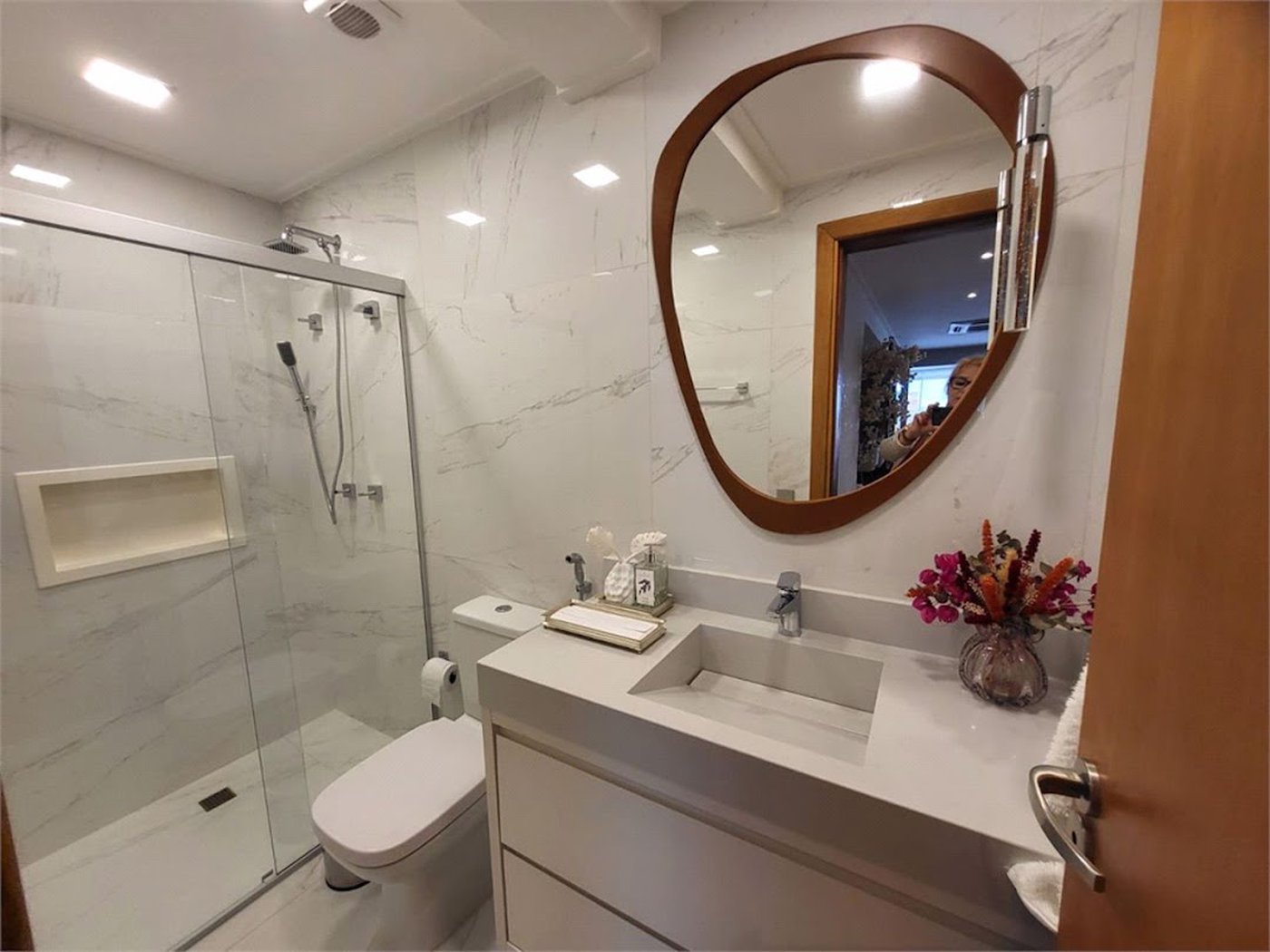 Apartamento Residencial à venda, Gonzaga, Santos - AP0128.